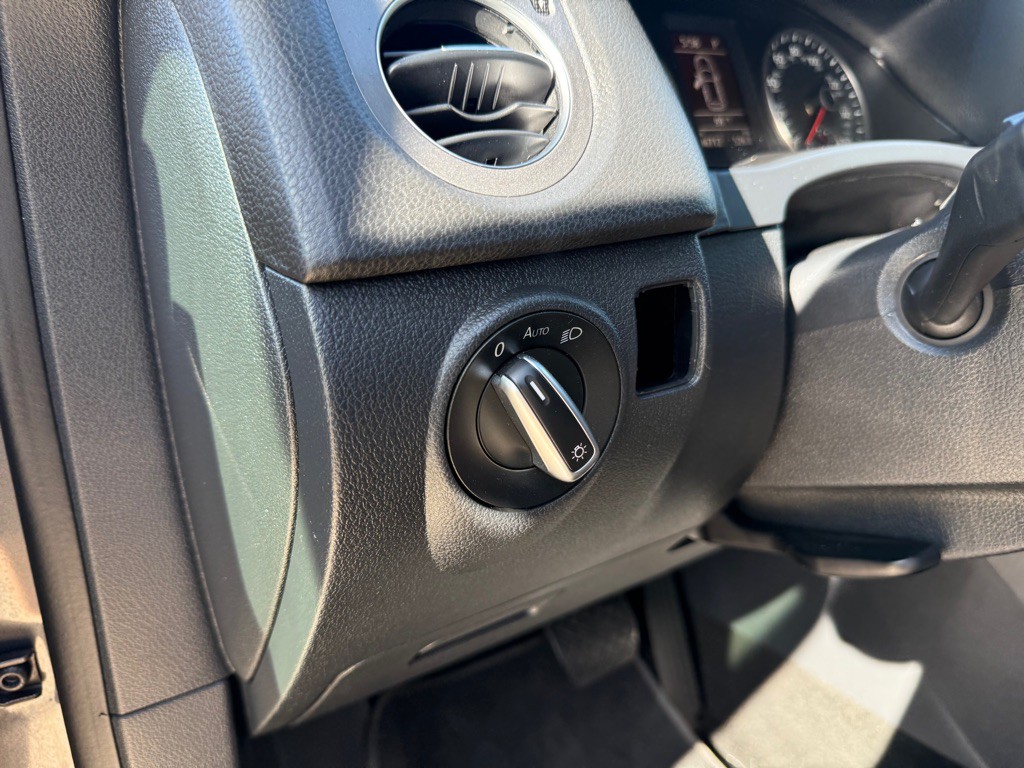 2016 Volkswagen Tiguan Image 17