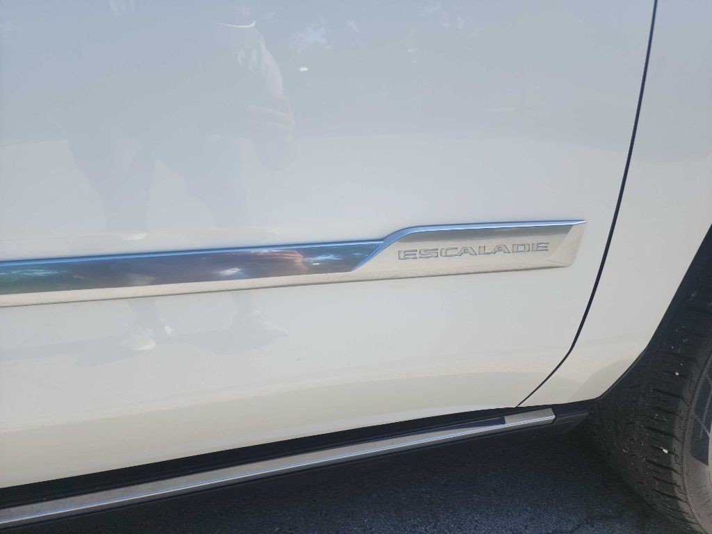 2018 Cadillac Escalade Image 13