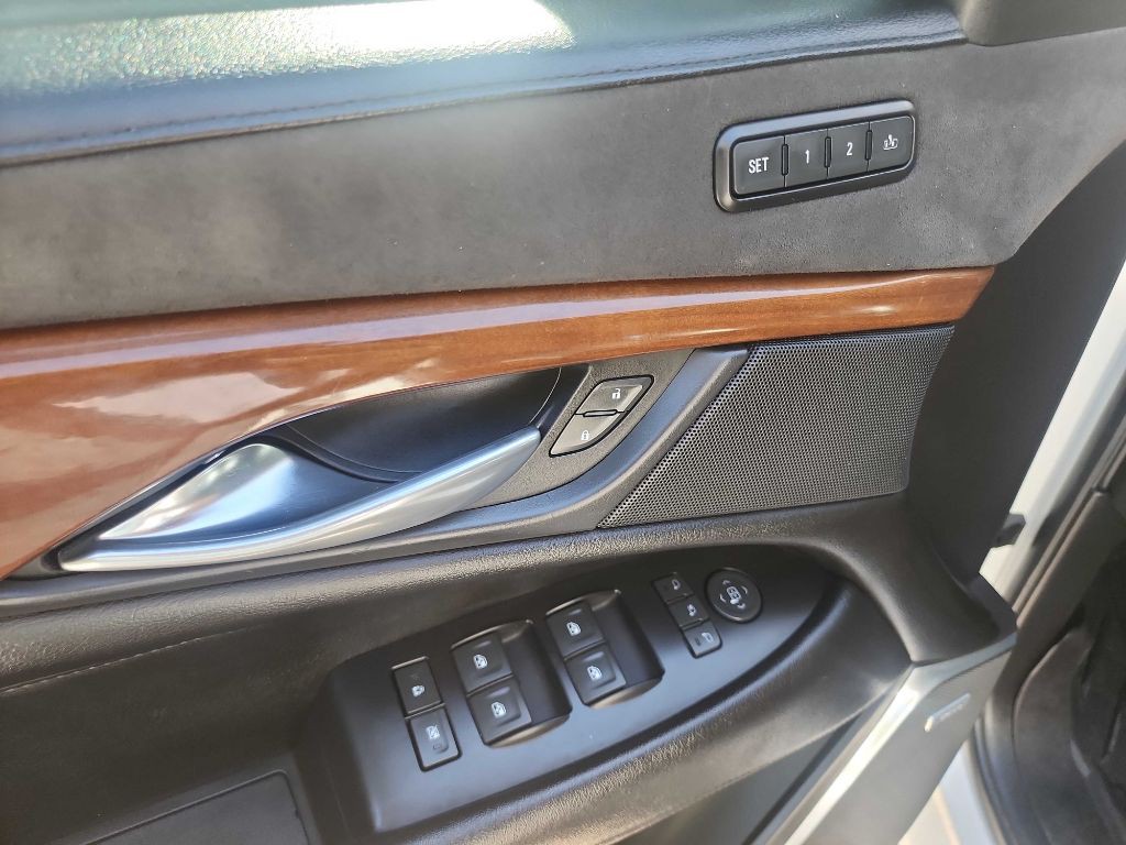 2018 Cadillac Escalade Image 18