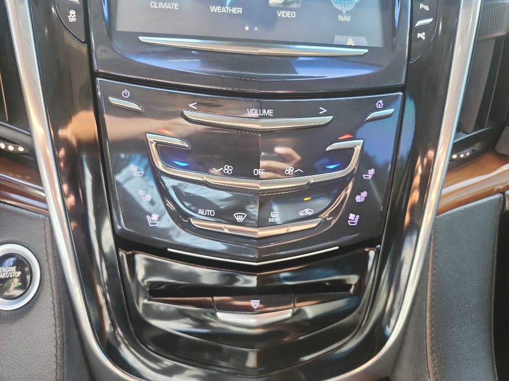 2018 Cadillac Escalade Image 31