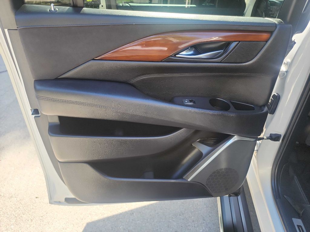 2018 Cadillac Escalade Image 33