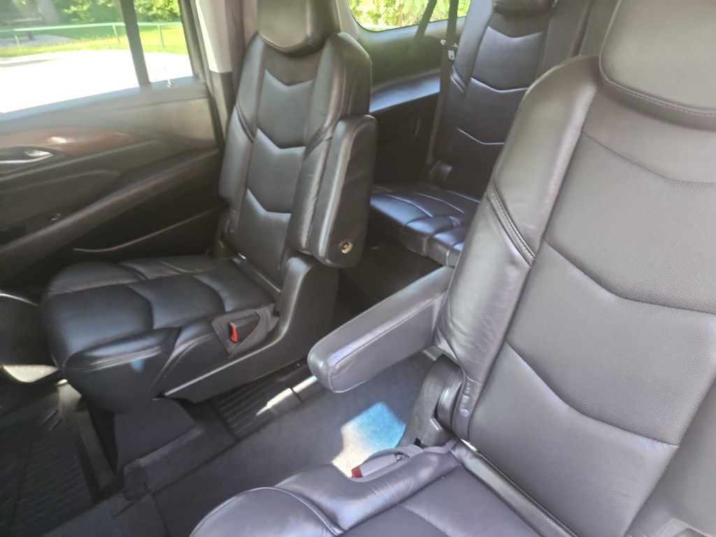 2018 Cadillac Escalade Image 38