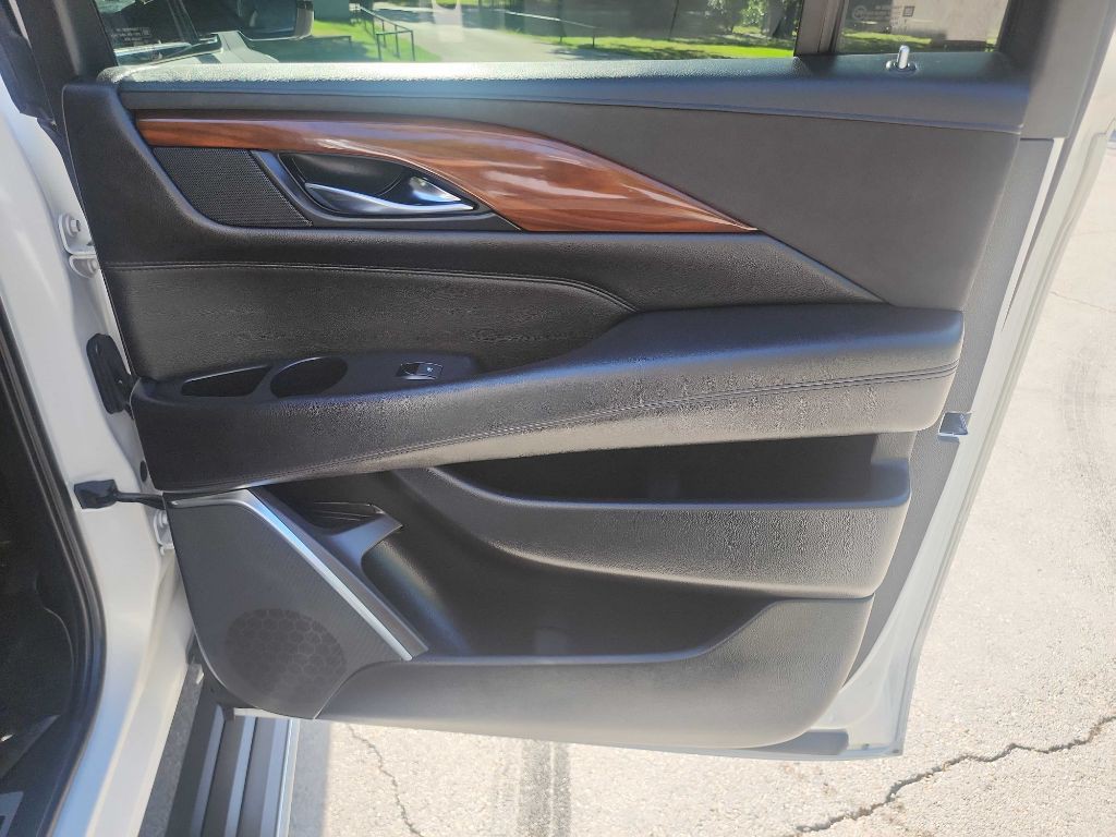 2018 Cadillac Escalade Image 44