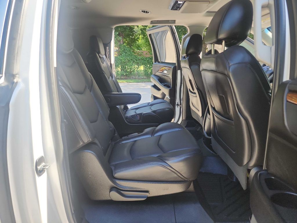 2018 Cadillac Escalade Image 45