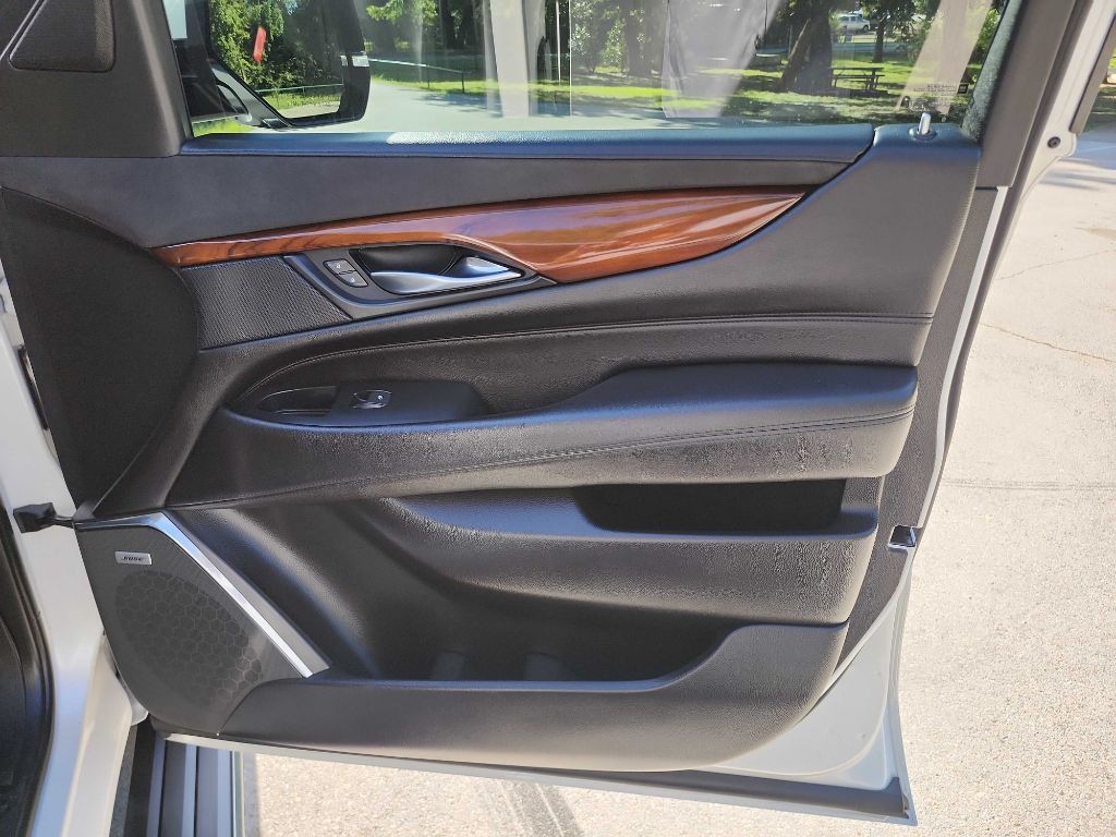 2018 Cadillac Escalade Image 47