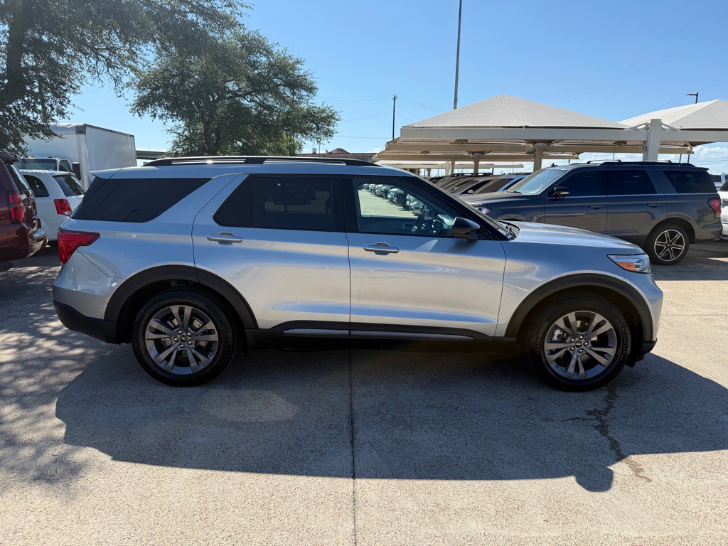 2023 Ford Explorer Image 8