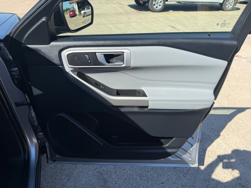 2023 Ford Explorer Image 25