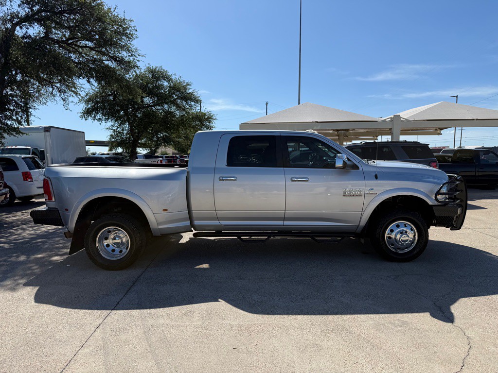2016 RAM 3500 Image 8