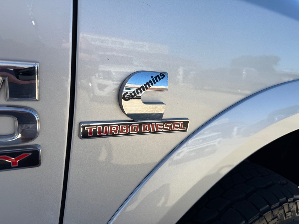 2016 RAM 3500 Image 12