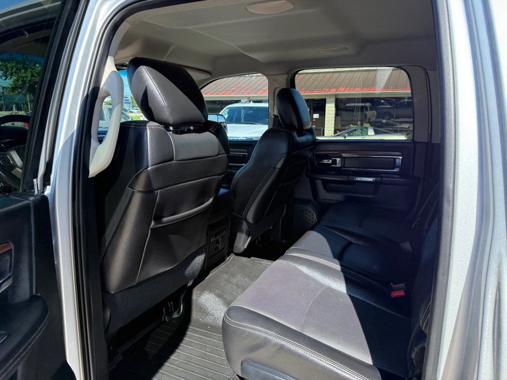 2016 RAM 3500 Image 18