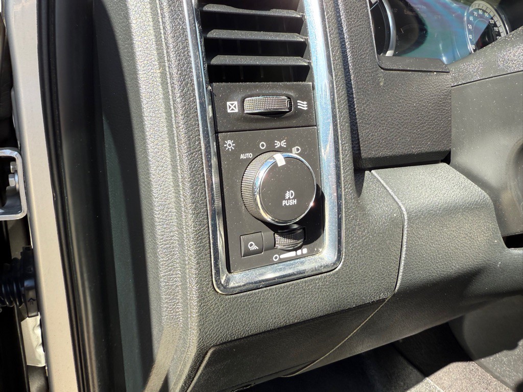 2016 RAM 3500 Image 23