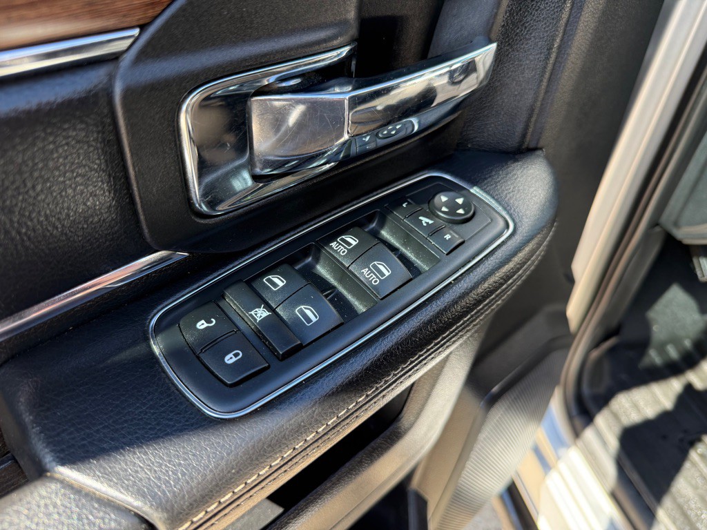 2016 RAM 3500 Image 25