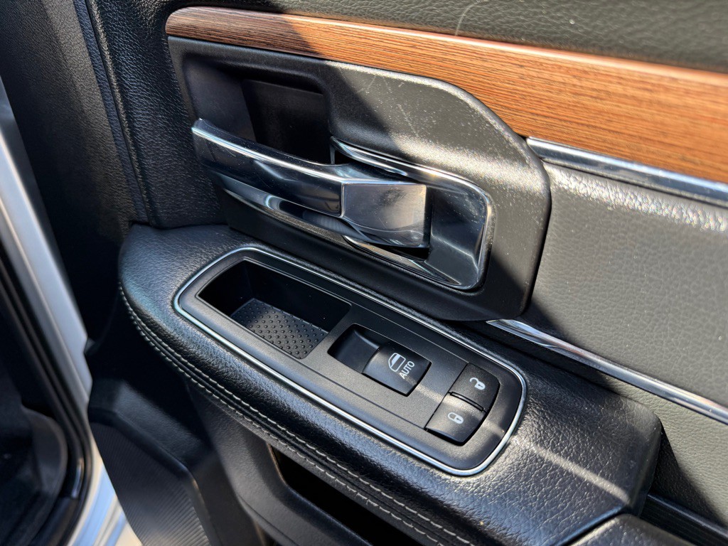 2016 RAM 3500 Image 29