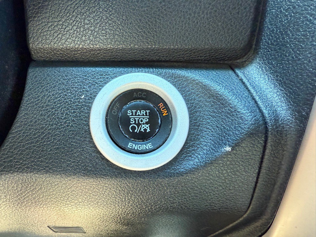 2016 RAM 3500 Image 34