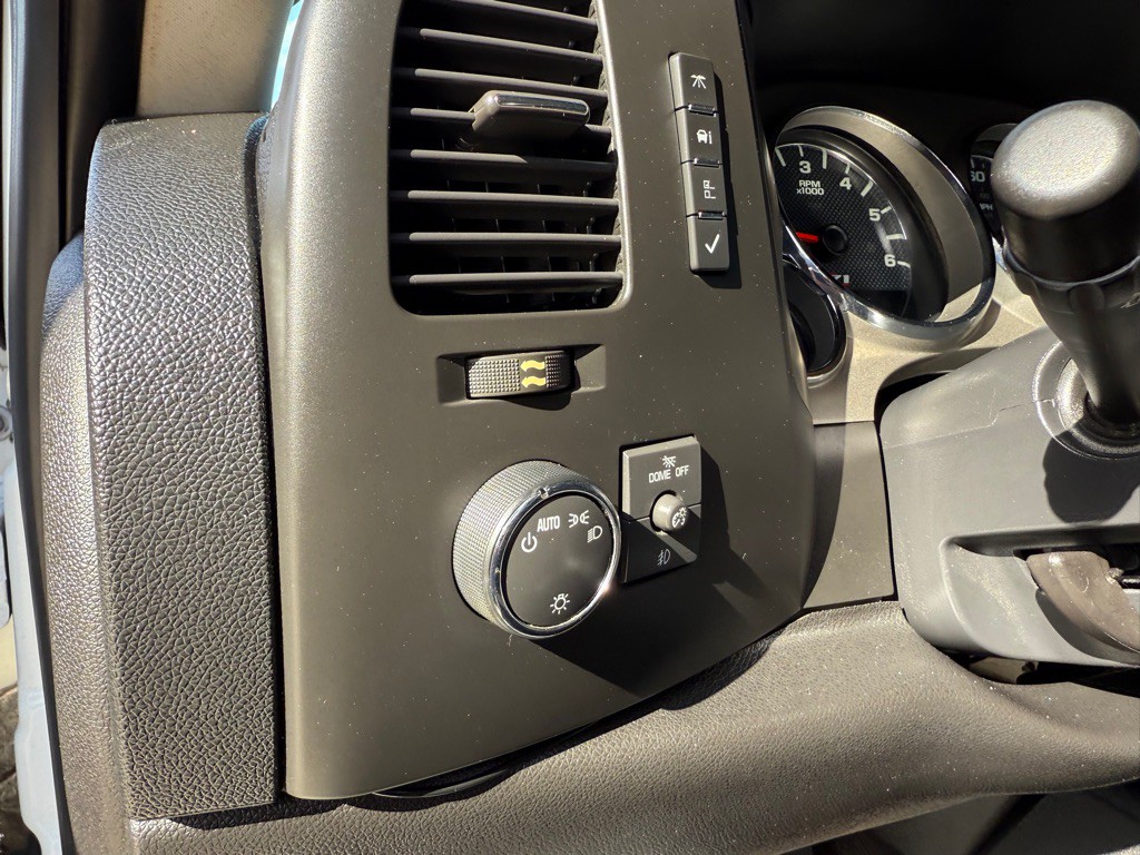 2012 Chevrolet Silverado 1500 Image 17