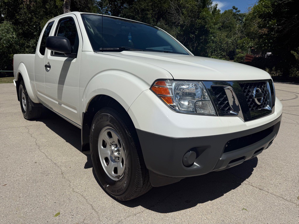 2020 Nissan Frontier Image 1