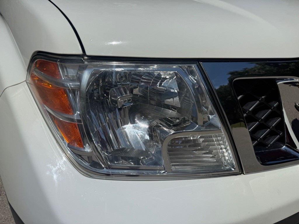 2020 Nissan Frontier Image 2