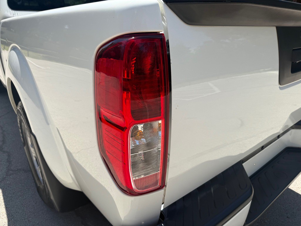 2020 Nissan Frontier Image 8