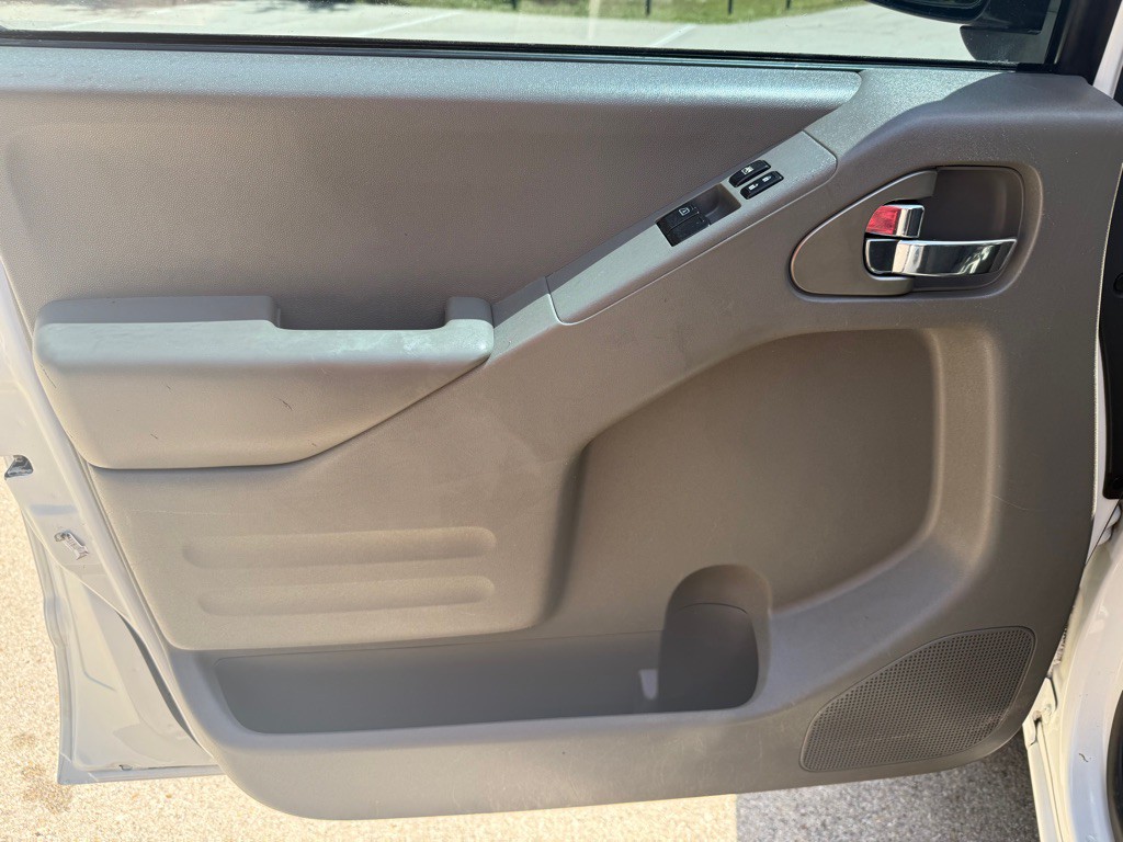 2020 Nissan Frontier Image 16