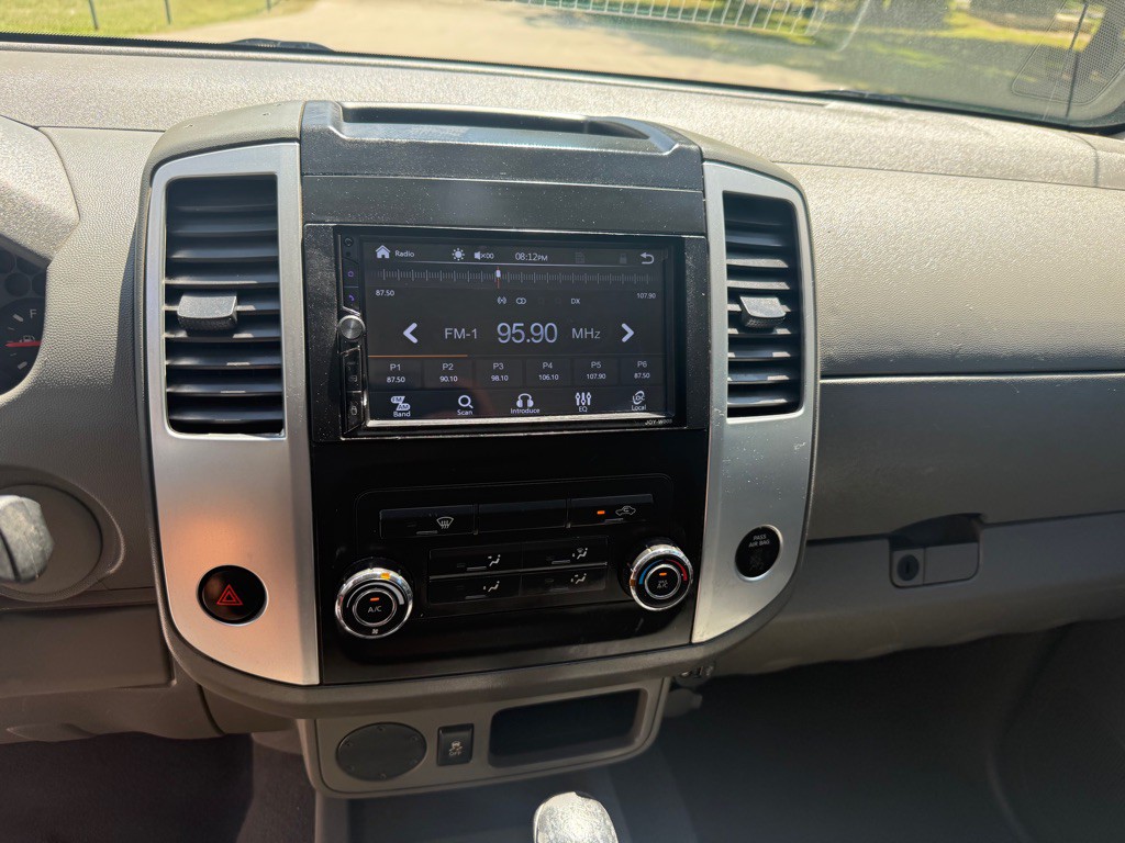 2020 Nissan Frontier Image 24