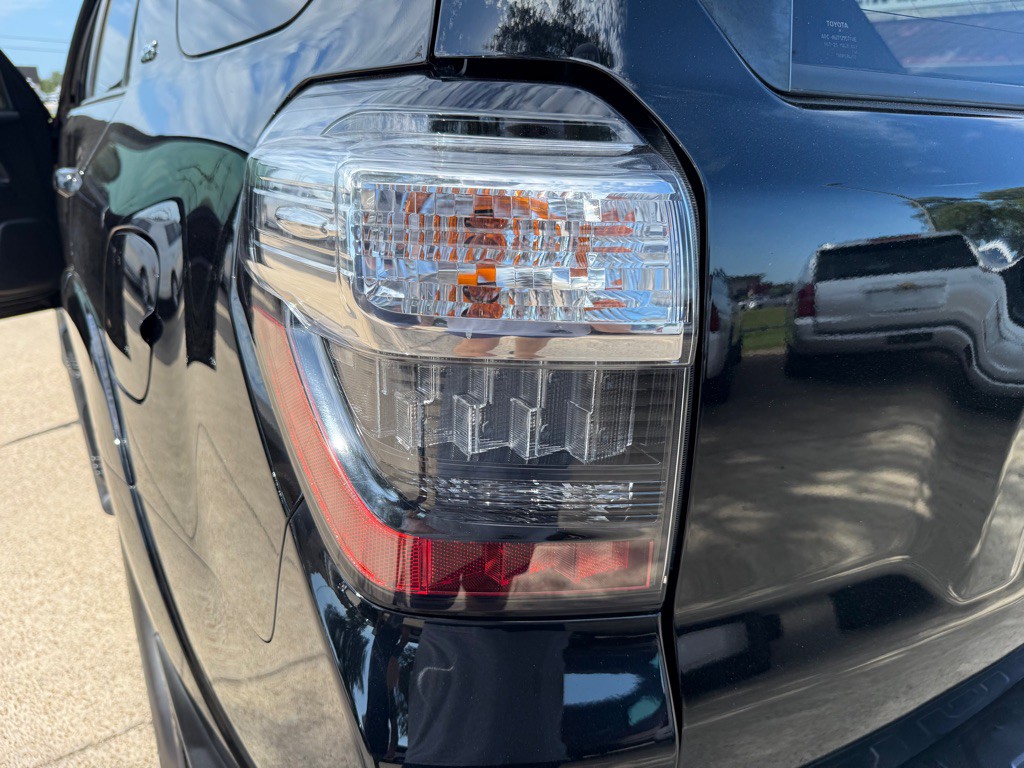 2018 Toyota 4Runner Image 11