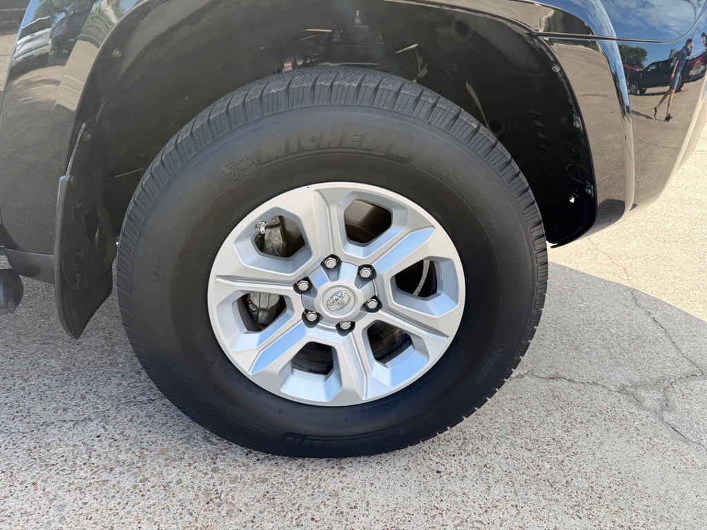 2018 Toyota 4Runner Image 12