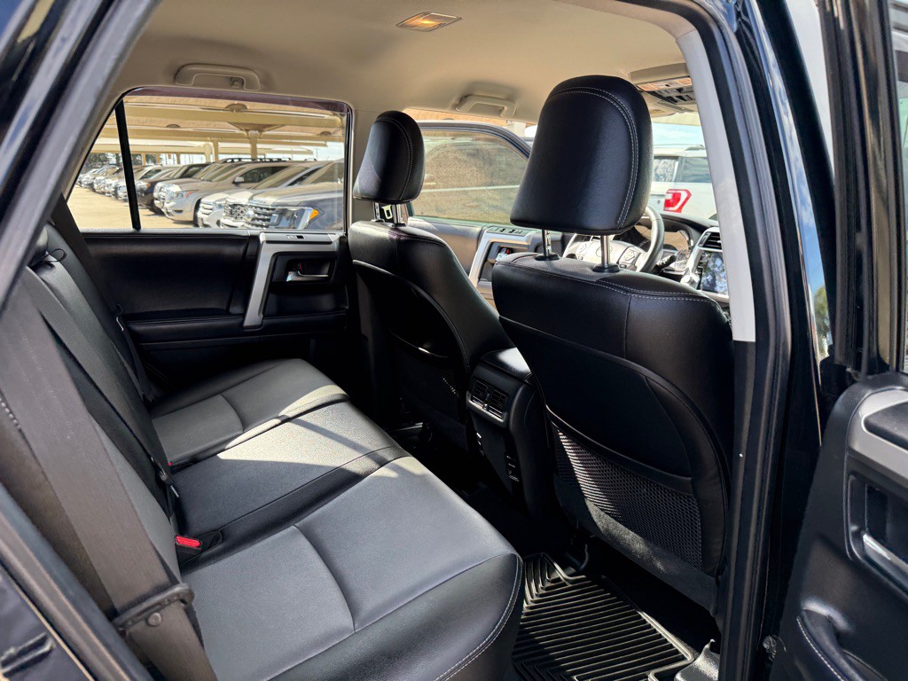 2018 Toyota 4Runner Image 16