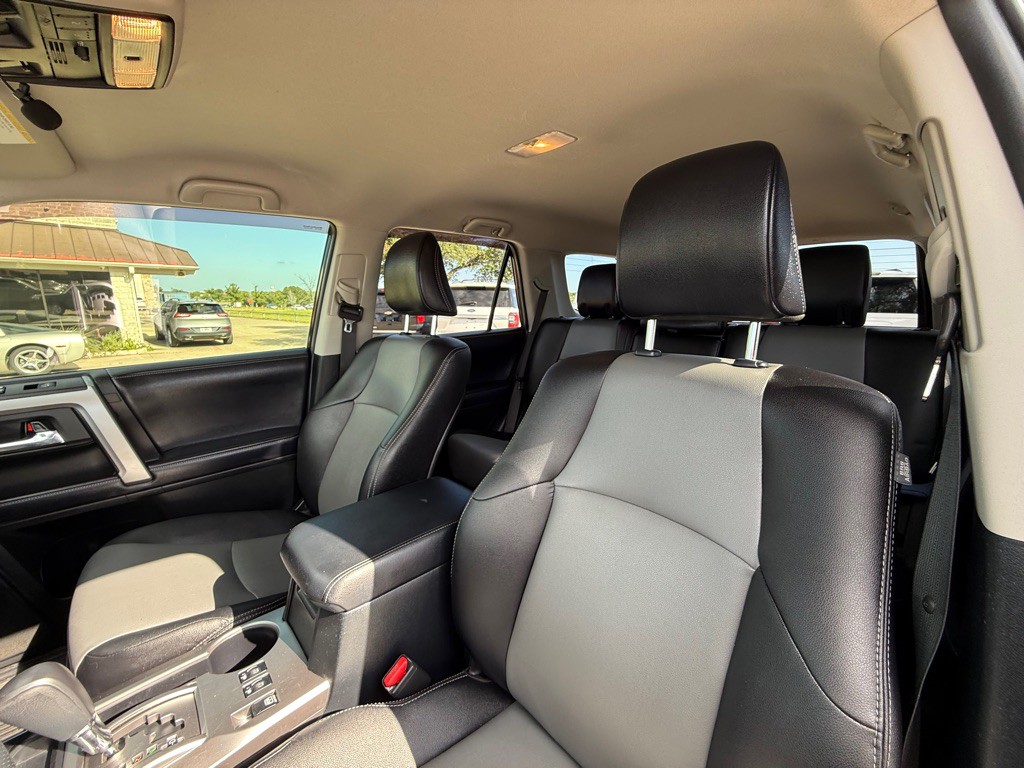 2018 Toyota 4Runner Image 17