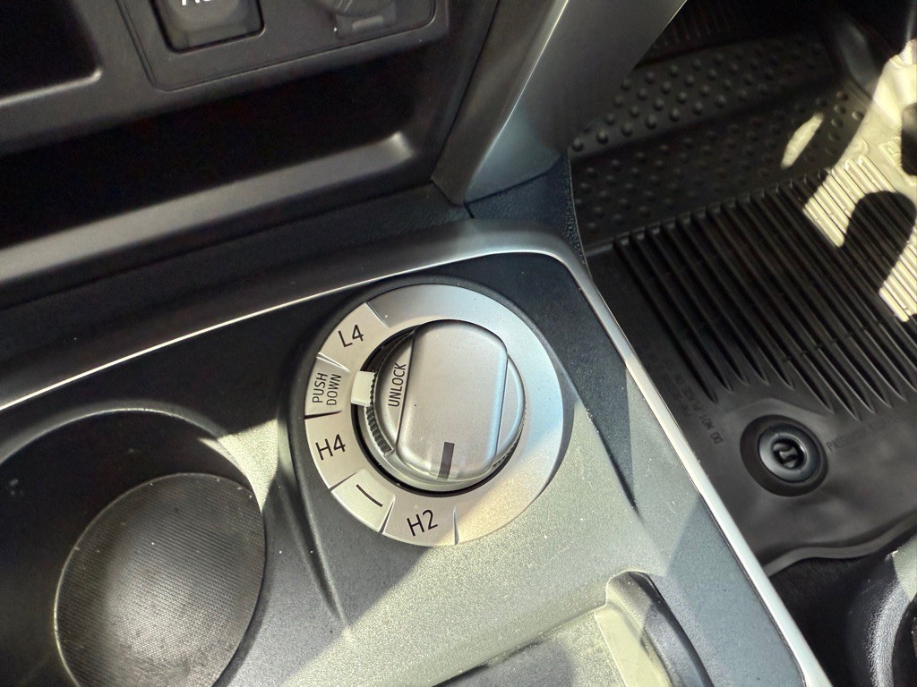 2018 Toyota 4Runner Image 32