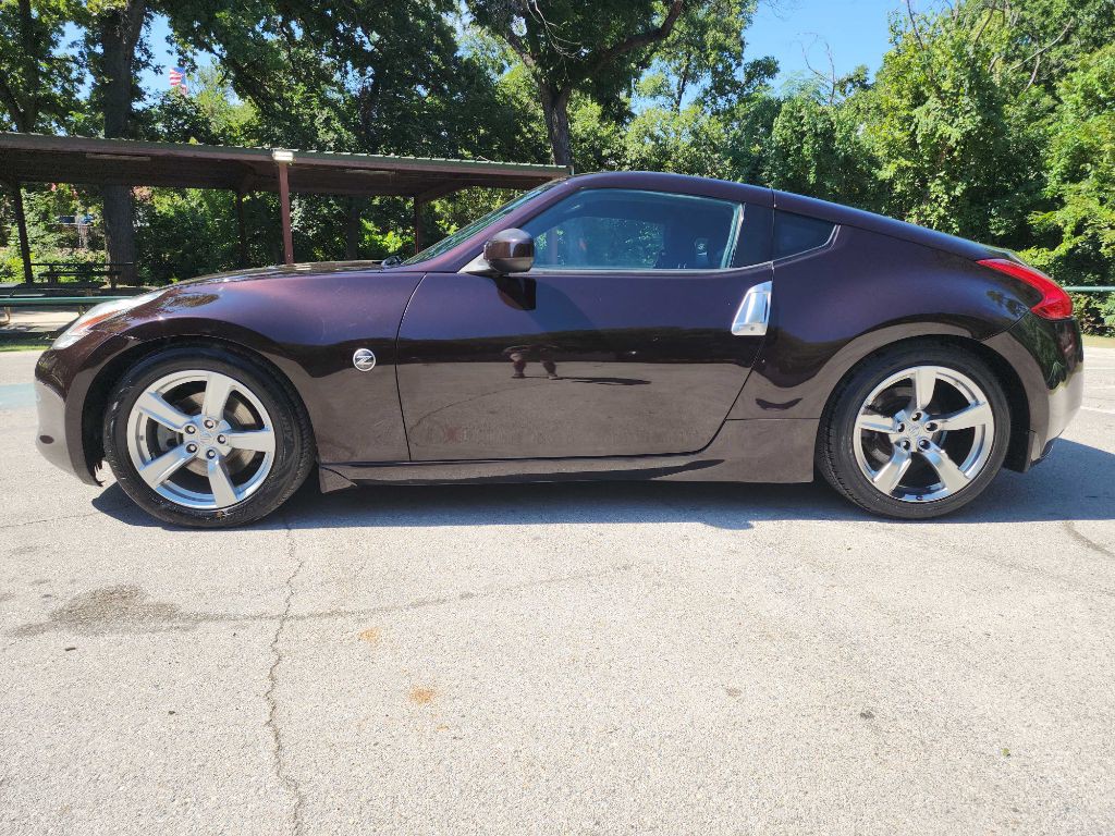 2010 Nissan 370Z Image 4