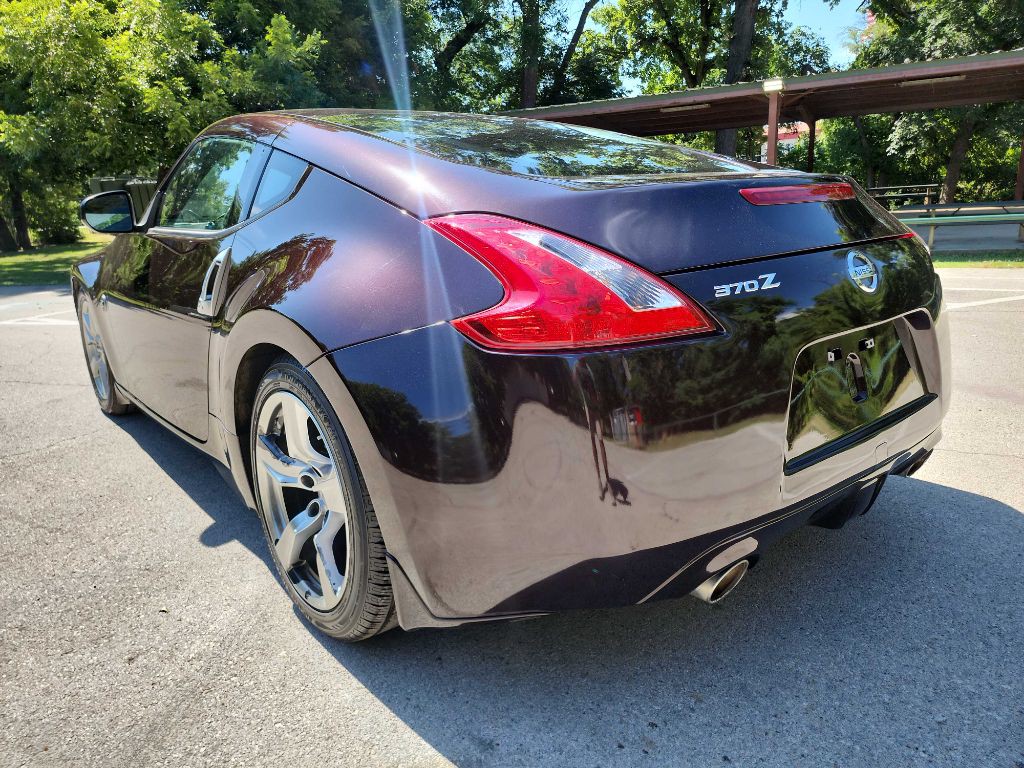 2010 Nissan 370Z Image 5