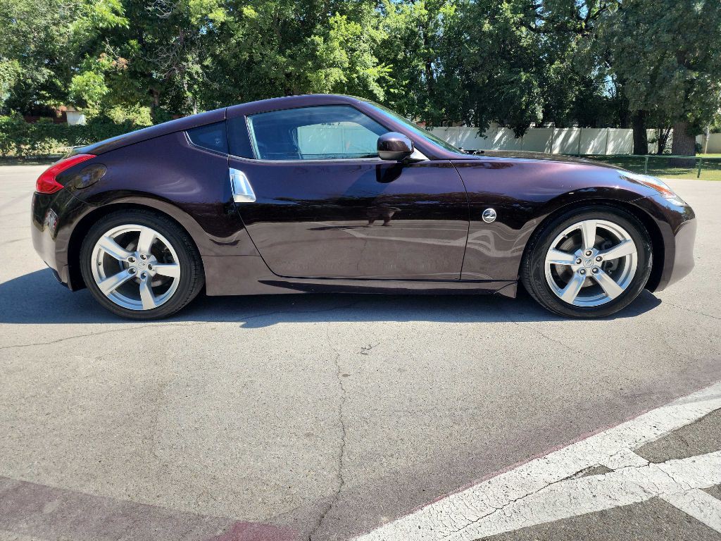 2010 Nissan 370Z Image 9