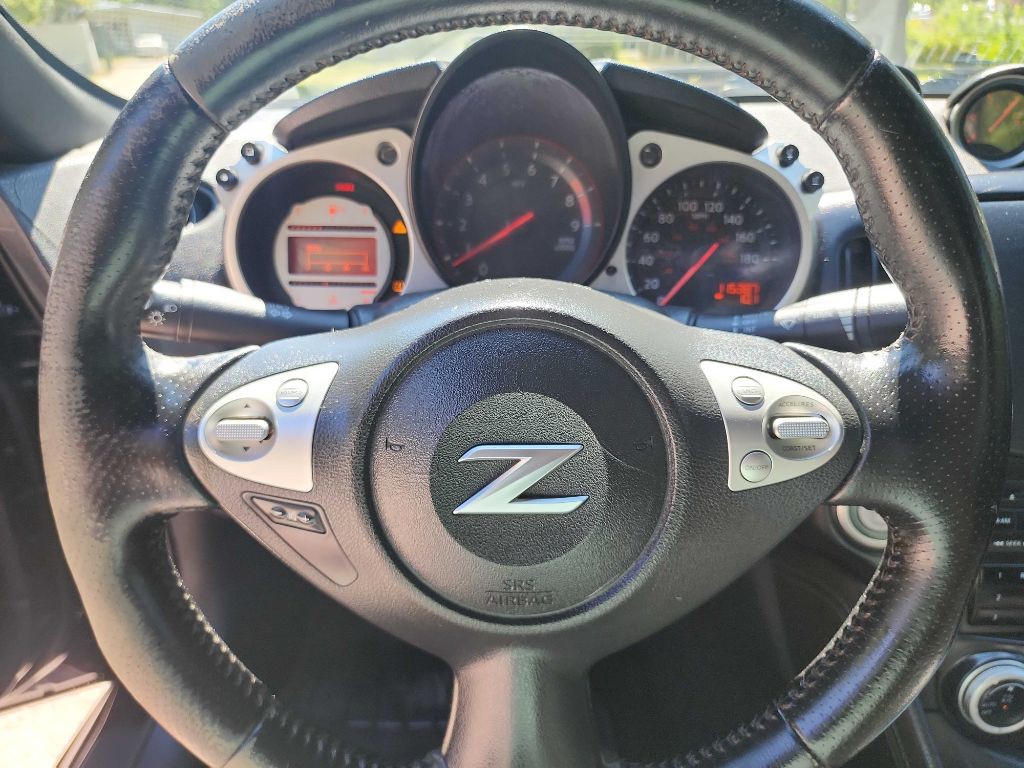 2010 Nissan 370Z Image 16