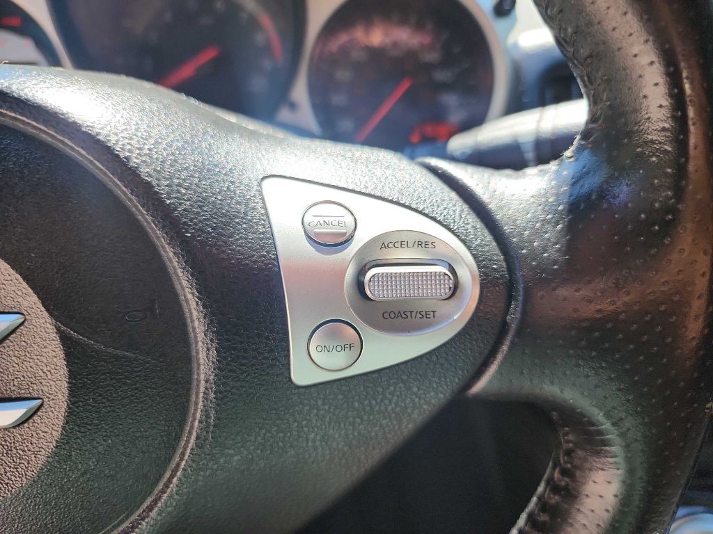 2010 Nissan 370Z Image 18