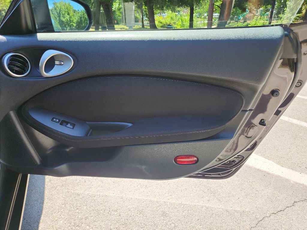 2010 Nissan 370Z Image 29