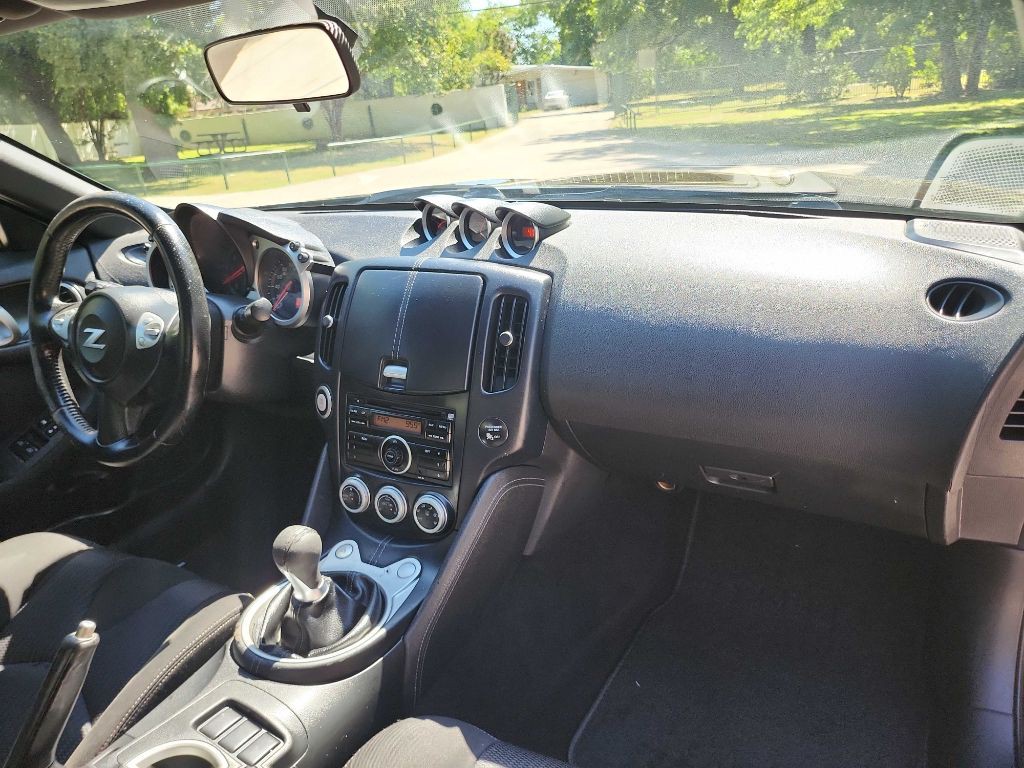 2010 Nissan 370Z Image 31