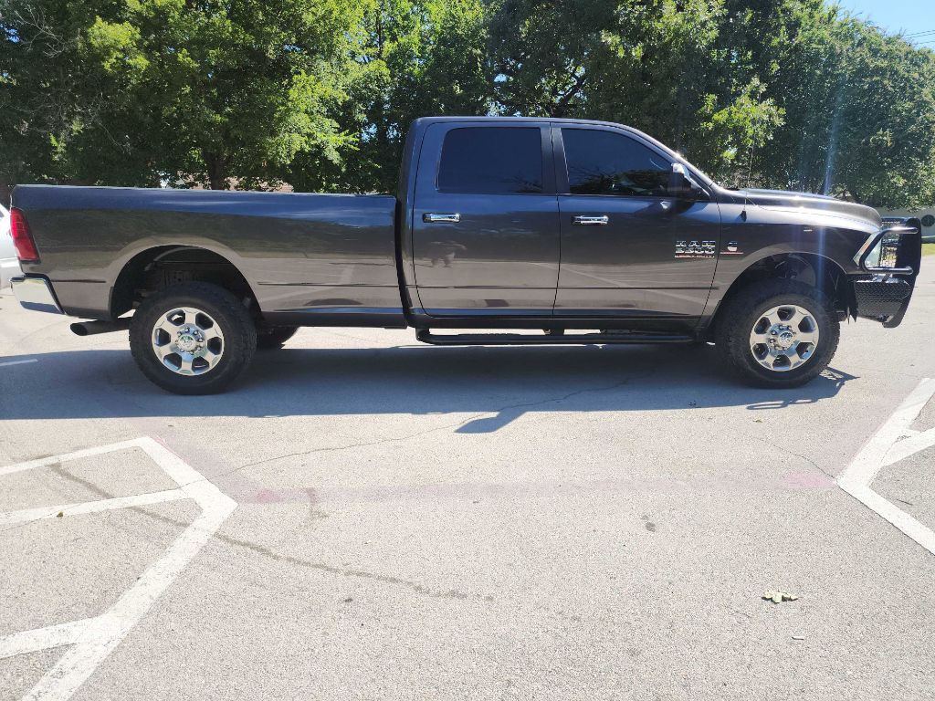 2017 RAM 3500 Image 12