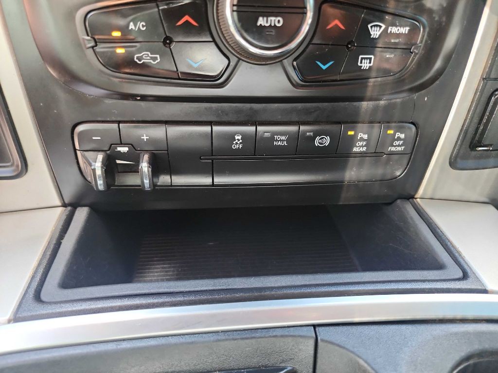 2017 RAM 3500 Image 30