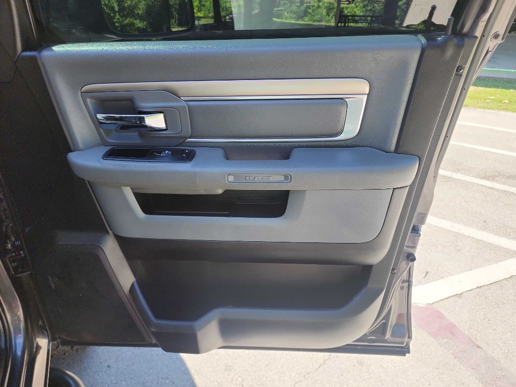 2017 RAM 3500 Image 35