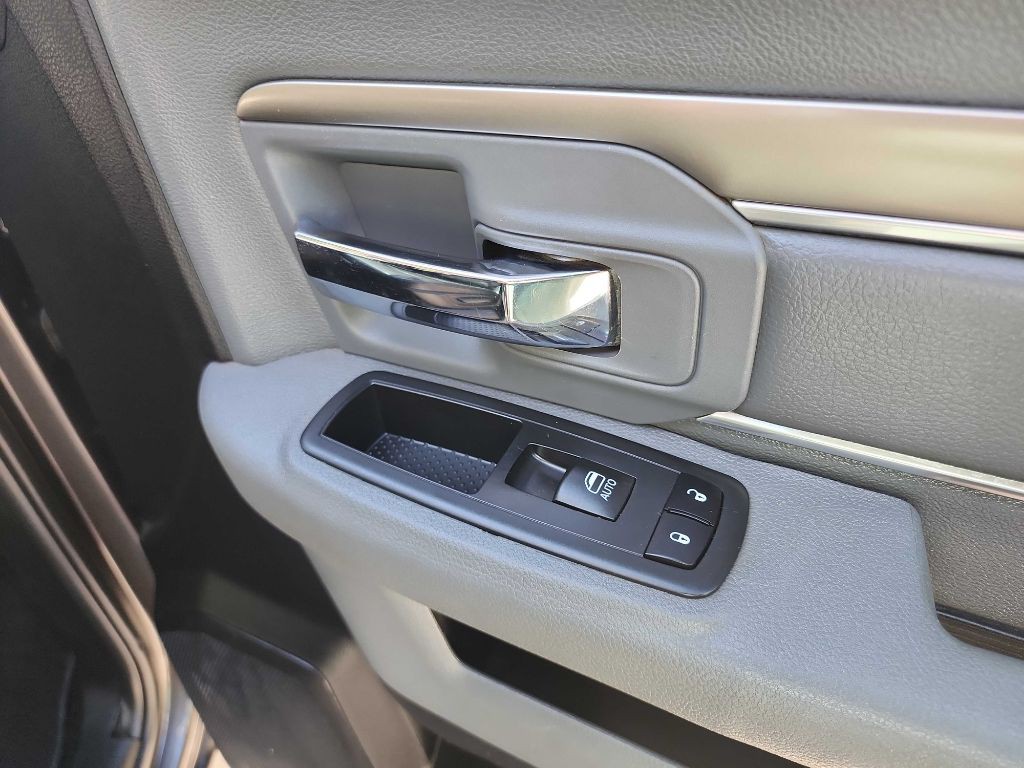 2017 RAM 3500 Image 39