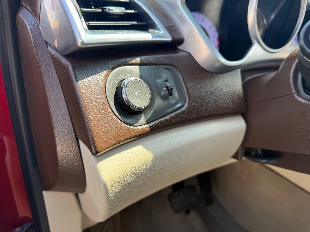 2012 Cadillac SRX Image 17