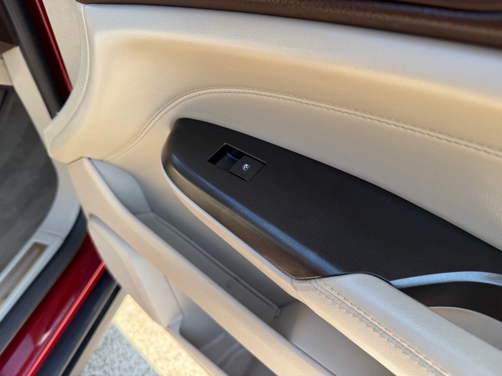 2012 Cadillac SRX Image 24
