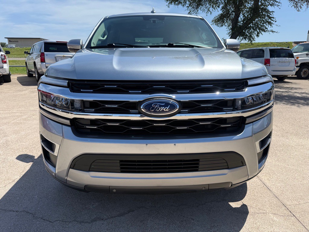 2024 Ford Expedition Image 2