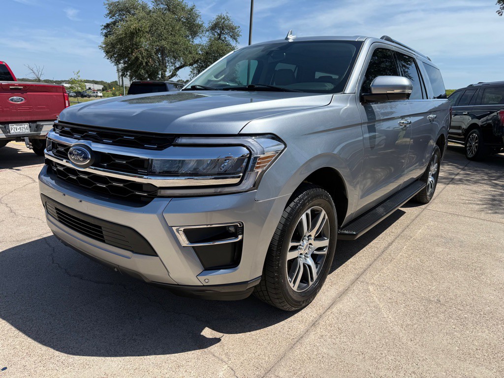 2024 Ford Expedition Image 3