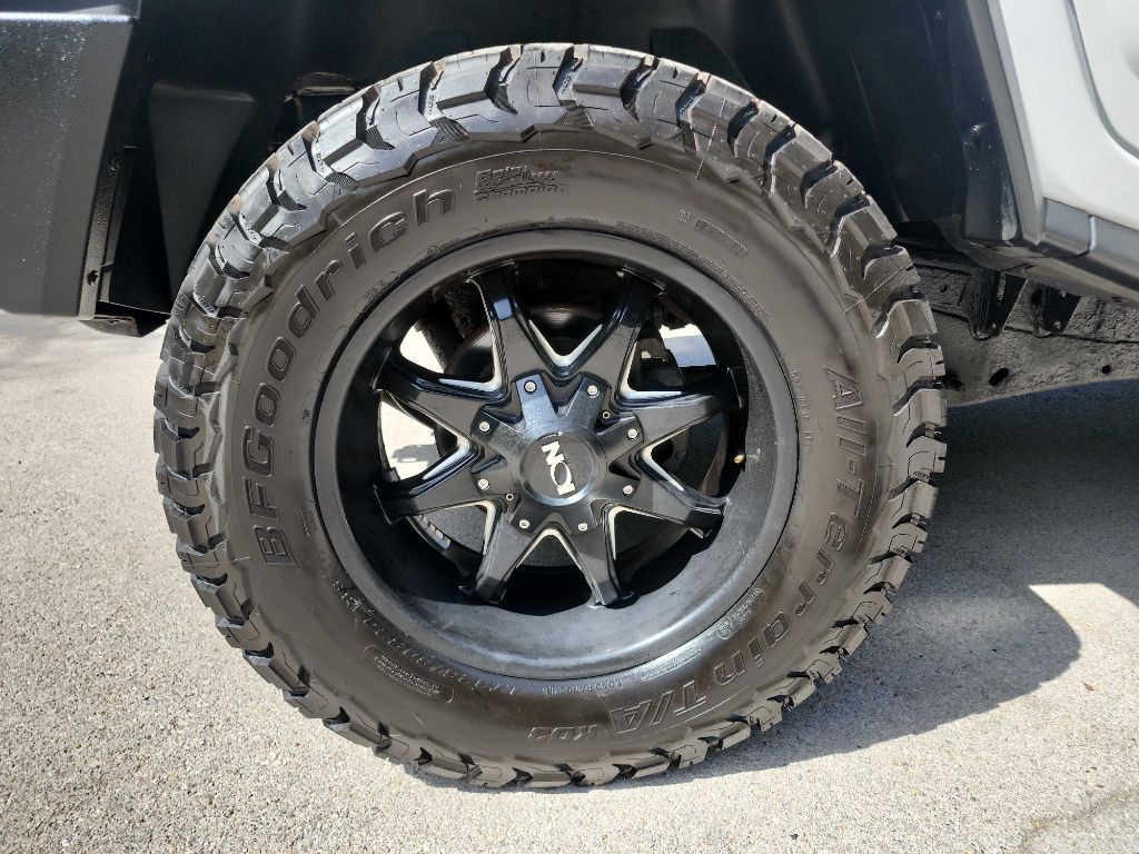 2007 HUMMER H2 Image 12