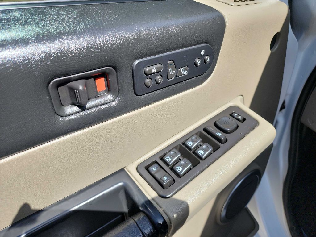 2007 HUMMER H2 Image 16