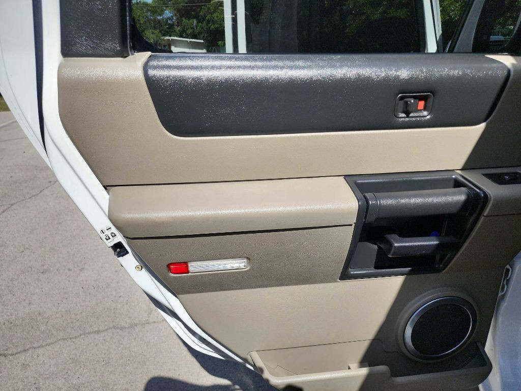 2007 HUMMER H2 Image 33
