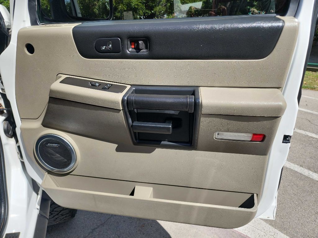 2007 HUMMER H2 Image 39