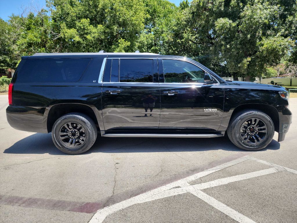 2017 Chevrolet Suburban Image 11