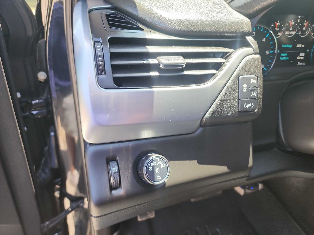 2017 Chevrolet Suburban Image 20
